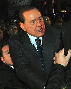 Berlusconi colpito